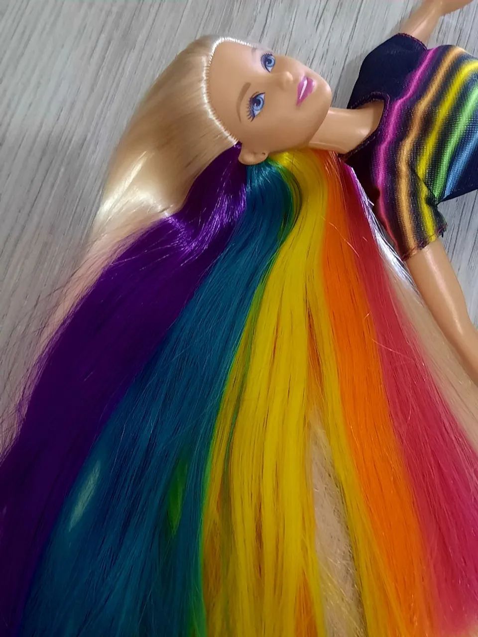BONECA BARBIE CABELO DE ARCO-ÍRIS - Foto 5