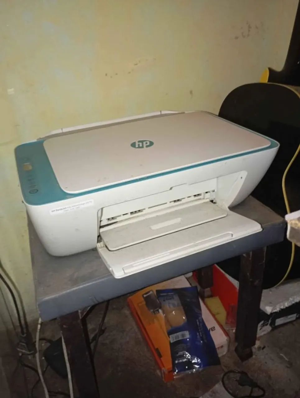 Impressora  HP Branca.