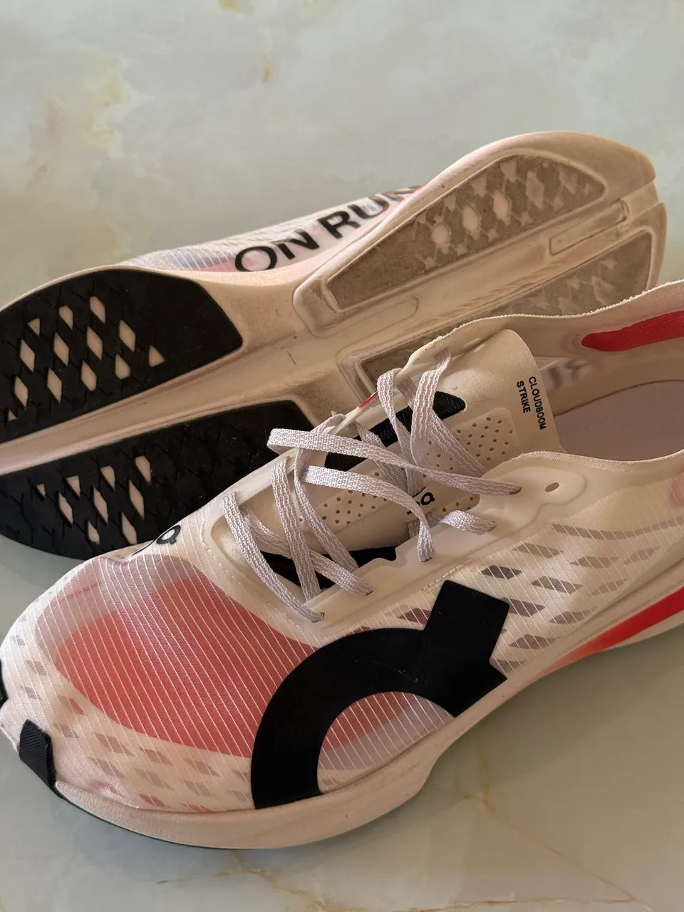 Tênis On Cloudboom TAM 40 - Foto 2