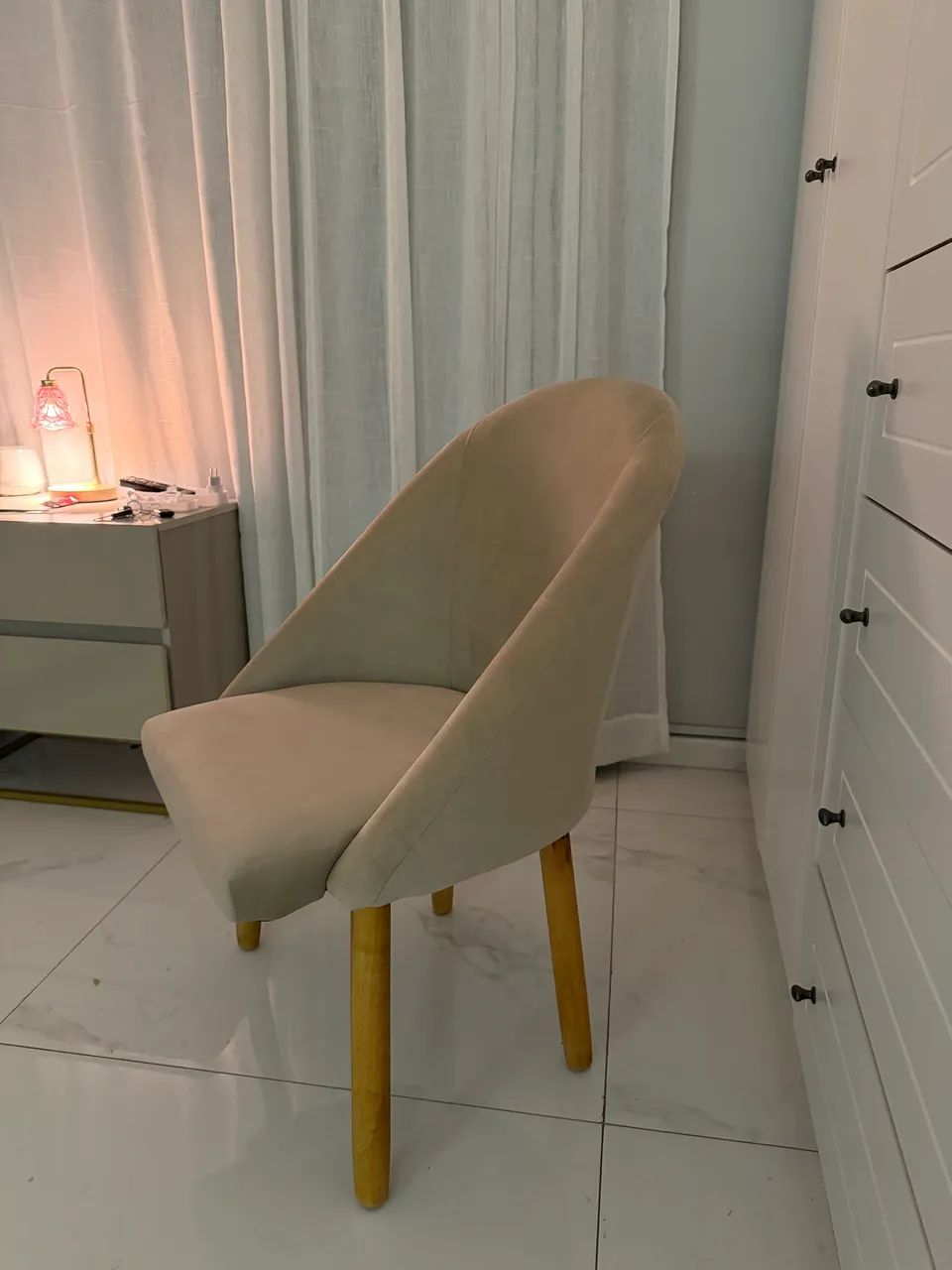 Poltrona de veludo off white - Foto 2