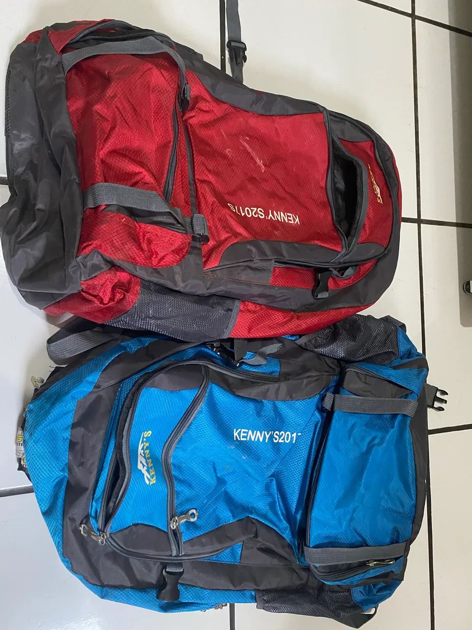 Vendo mochila viagem 