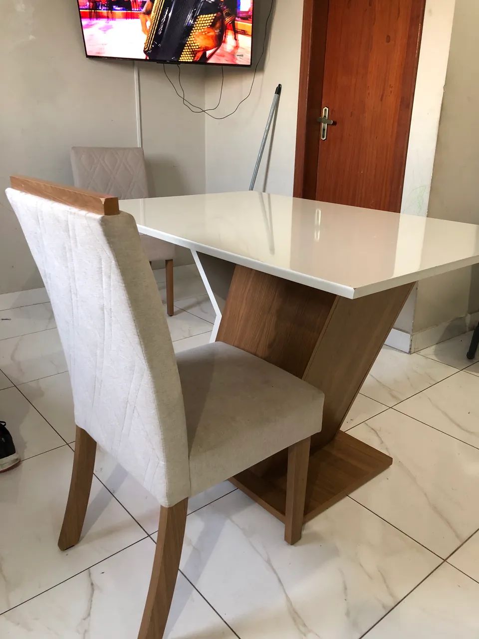 Mesa com 4 cadeiras - Foto 4