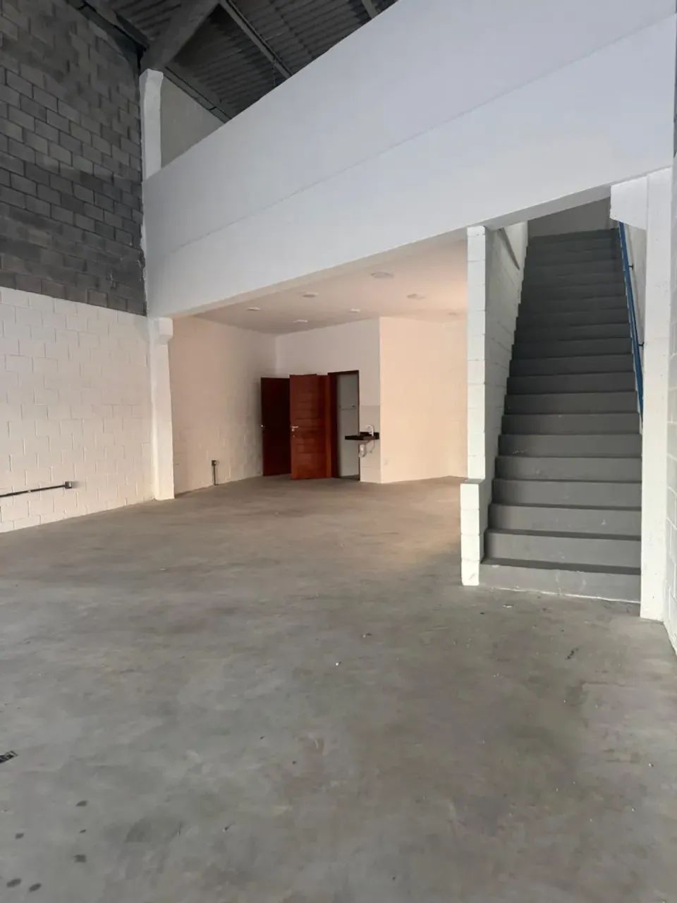 ALUGO GALPÃO COMERCIAL PROX FÓRUM BARRO DURO