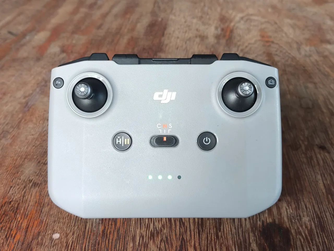 Drone DJI NEO com Rádio controle  - Foto 2
