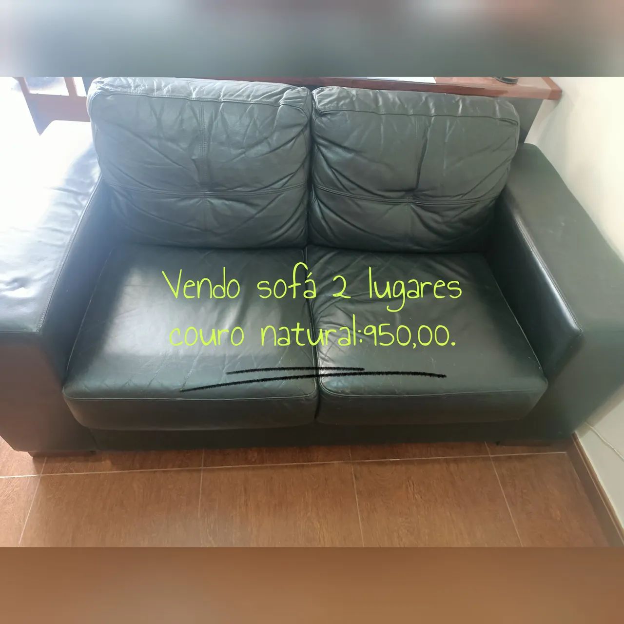 Vendo sofá couro natural.