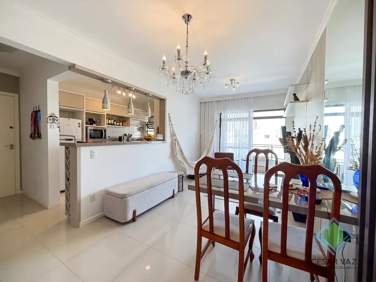Imóvel para venda possui 86 metros quadrados com 3 quartos em Coqueiros - Florianópolis -  - Foto 2