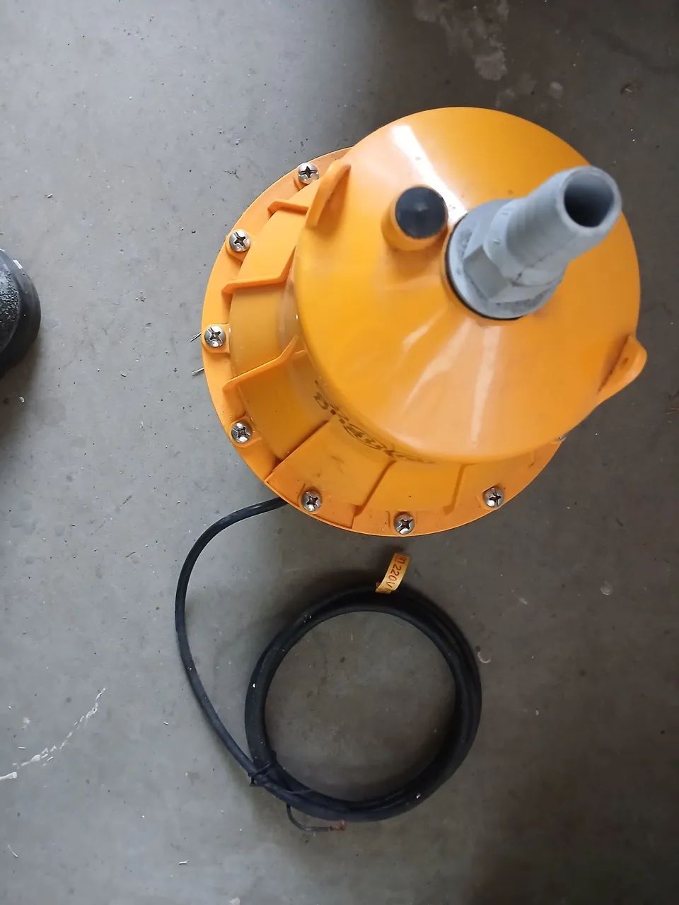 Bomba submersa