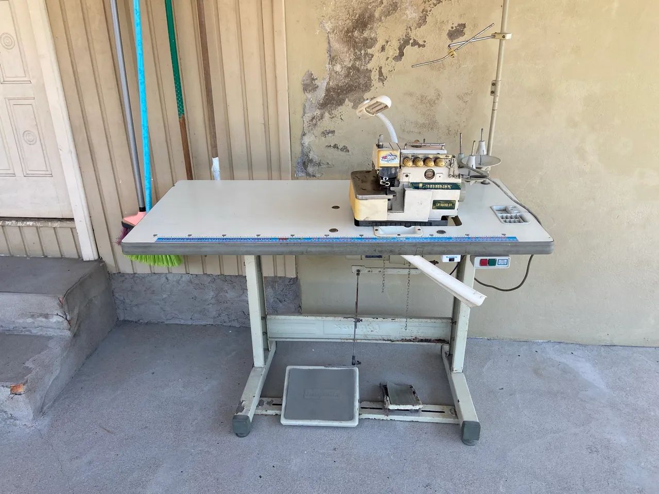 Overloque Industrial Lanmax LM-30HM-BK com mesa ? para retirada no local - Foto 5