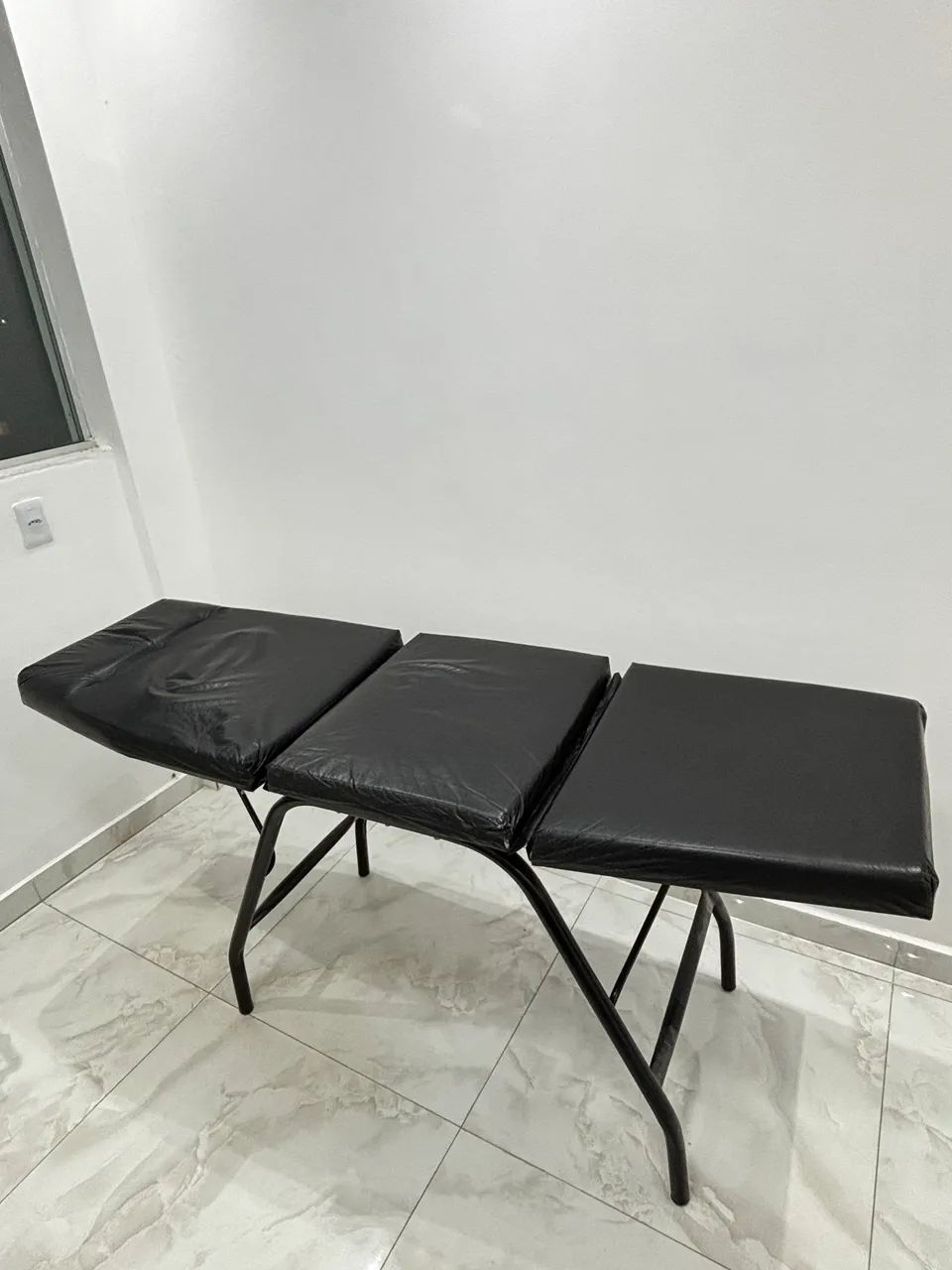 Vende-se maca três posições 