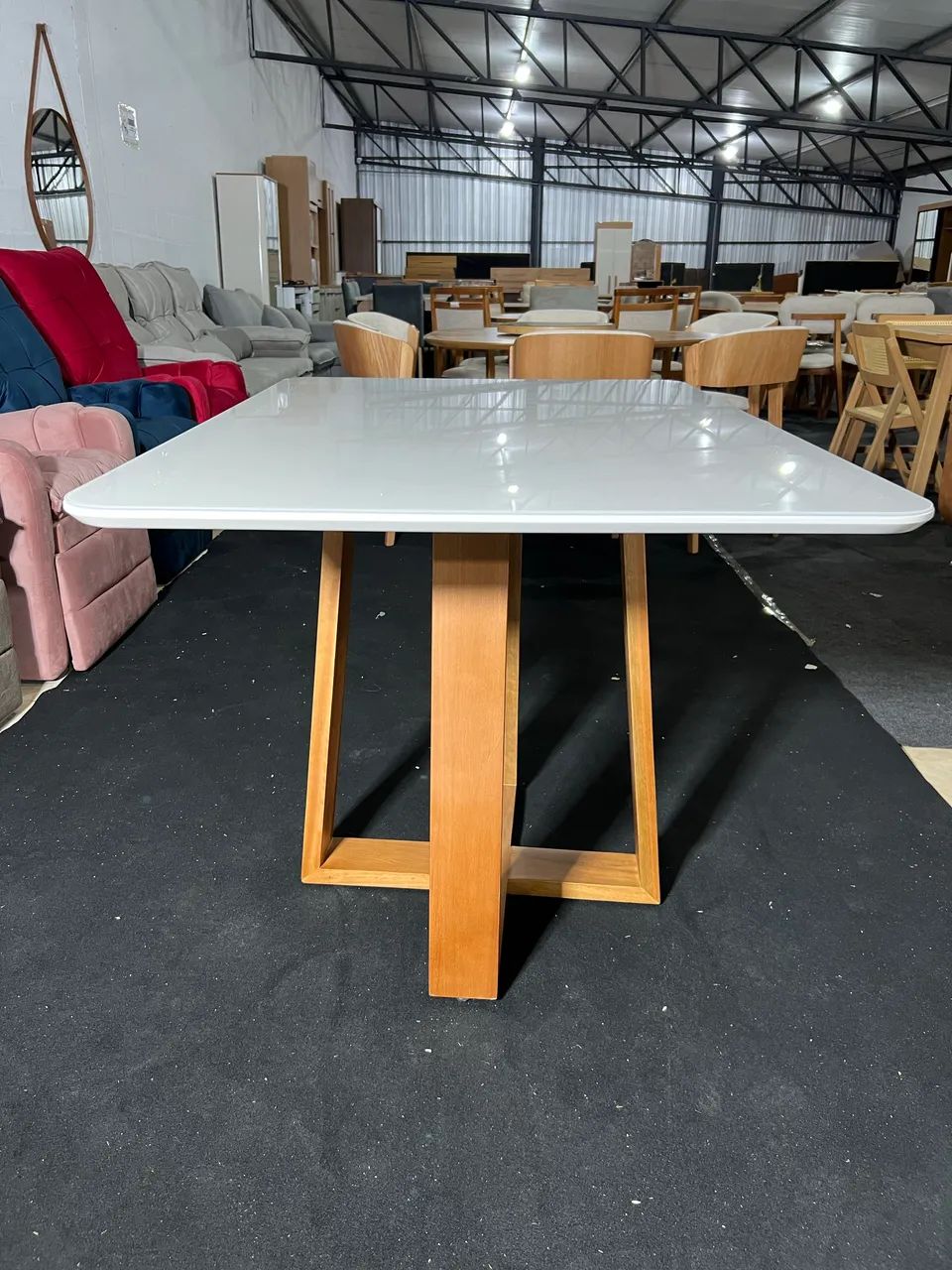 Mesa de jantar com 04 cadeiras 1.20x80