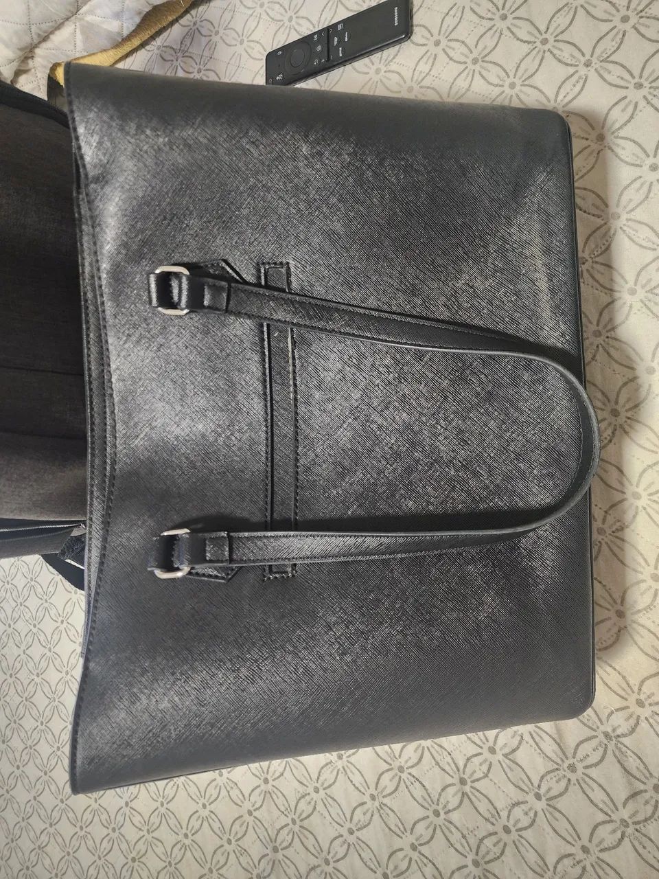 Bolsa Guess Original Preta - Excelente Estado de Conservação ? - Foto 3
