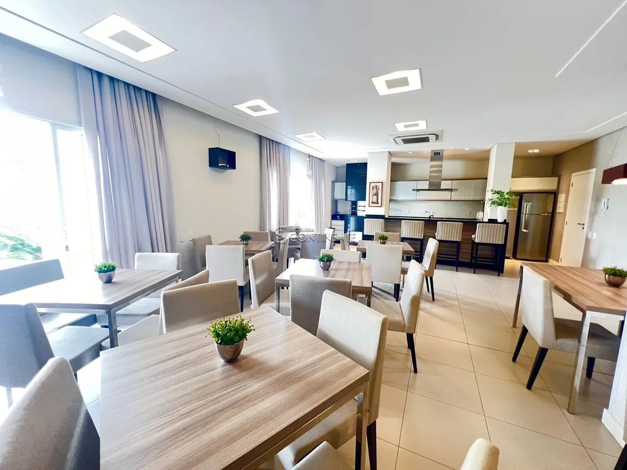 APARTAMENTO À VENDA NO ABRAÃO - 02 DORMITÓRIOS COM SUÍTE - ÁREA DE LAZER - Foto 4