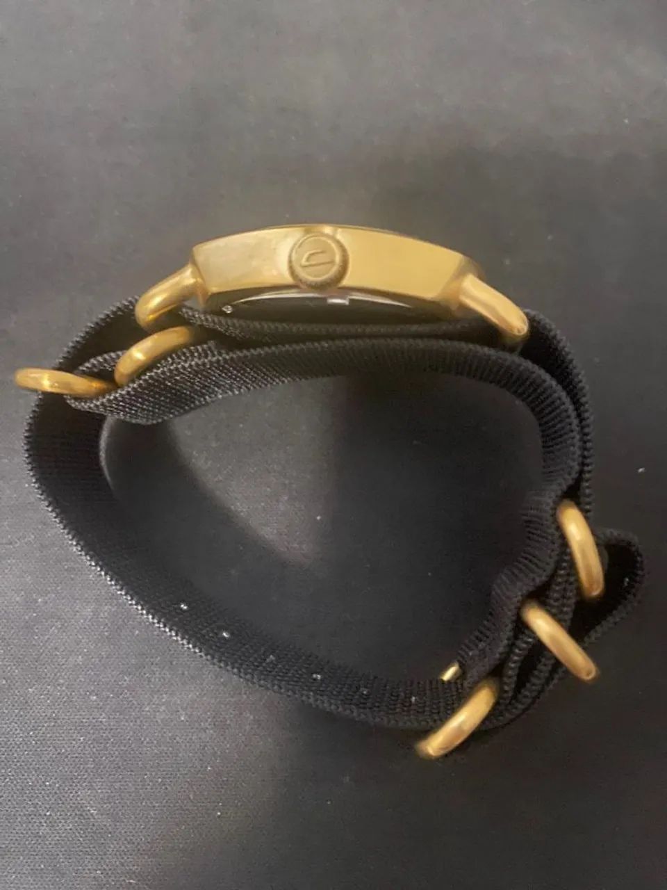 Relógio Diesel Vintage DZ2127 Dourado e pelaeira de nylon usado - Foto 4