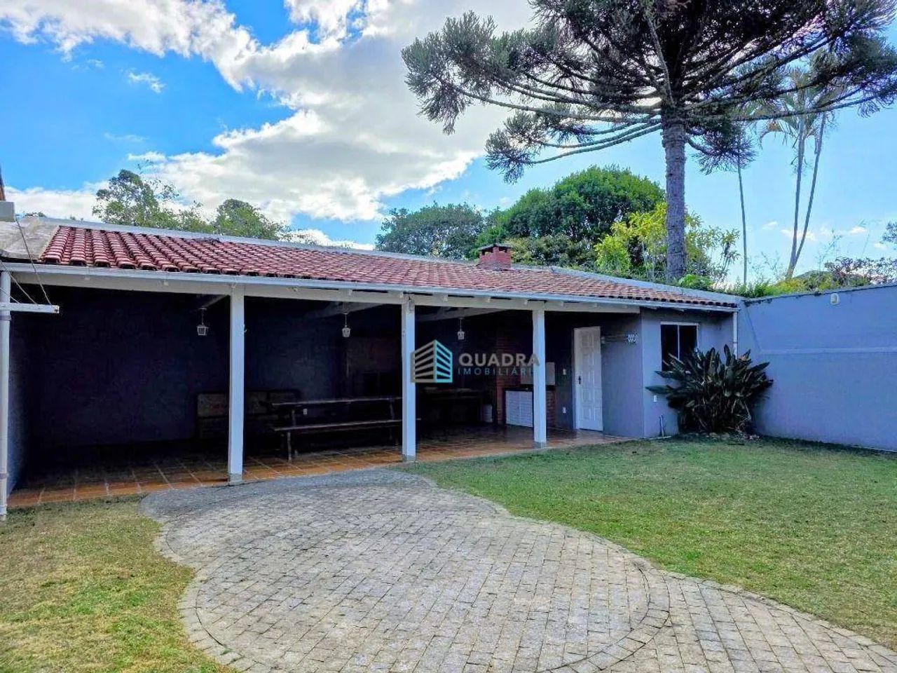 Ampla casa com 5 quartos na Rua Reinaldo Consoni - Foto 3