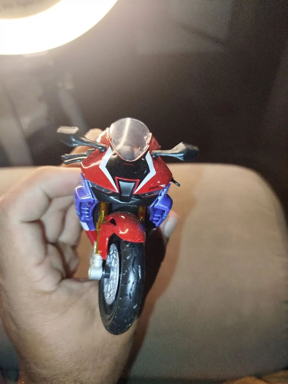 Miniatura moto  CBR 1000 Classe 1/12  - Foto 4