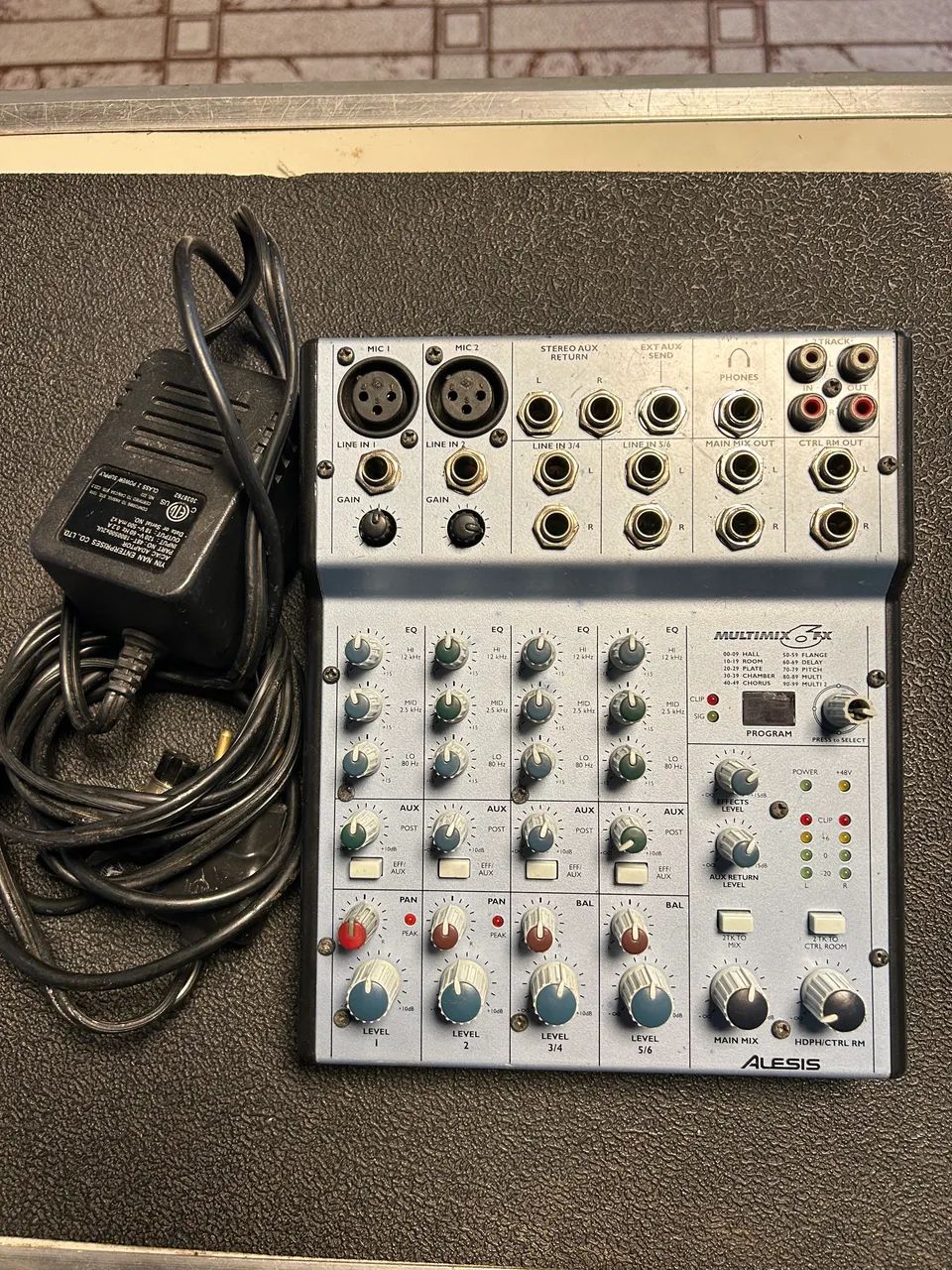 Mesa de Som Alesis Multimix - Foto 2