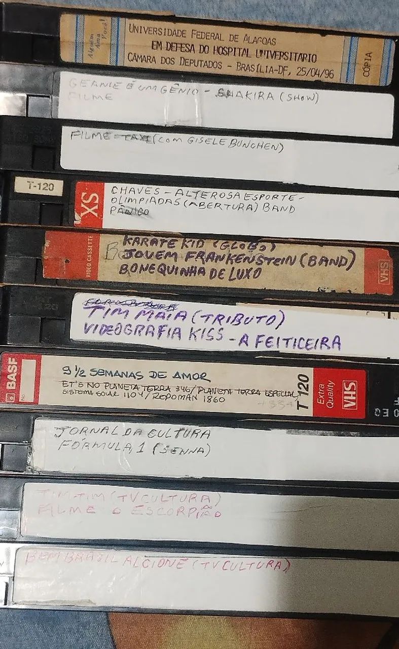 10 fitas VHS com gravações de tv (filmes etc)