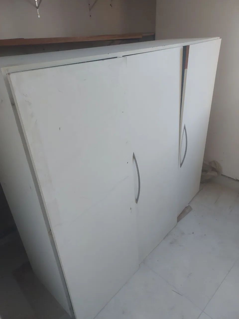 Armario para cozinha em compensado bem conservado