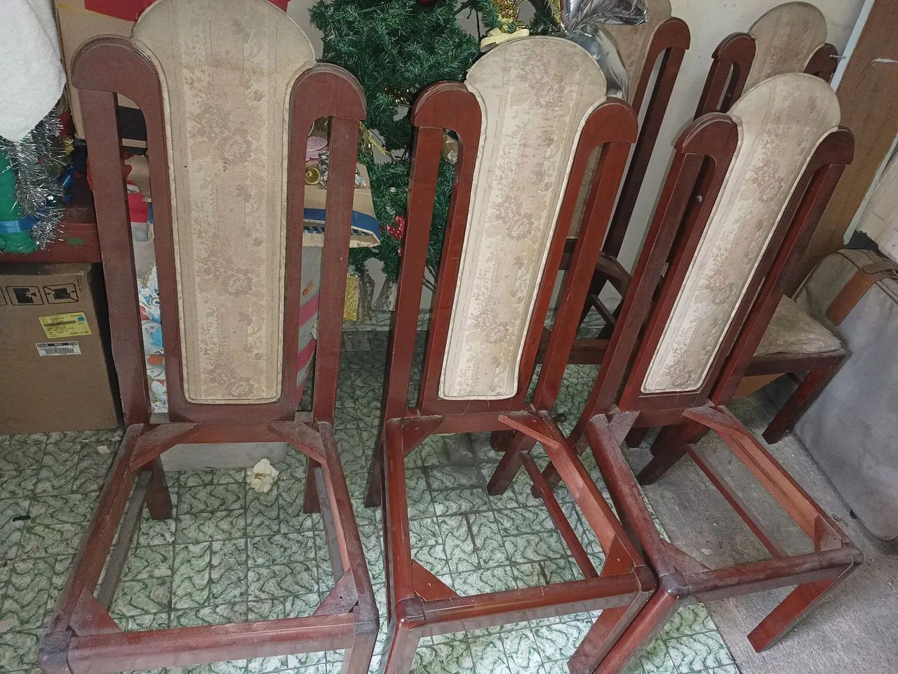 Vendo oito cadeiras lakiadas sem assento valor 500.00 - Foto 2