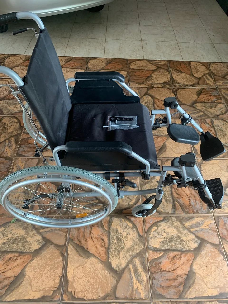 Cadeira de Rodas Dellamed D700 Reclinável Nova Zero Uso - Foto 5