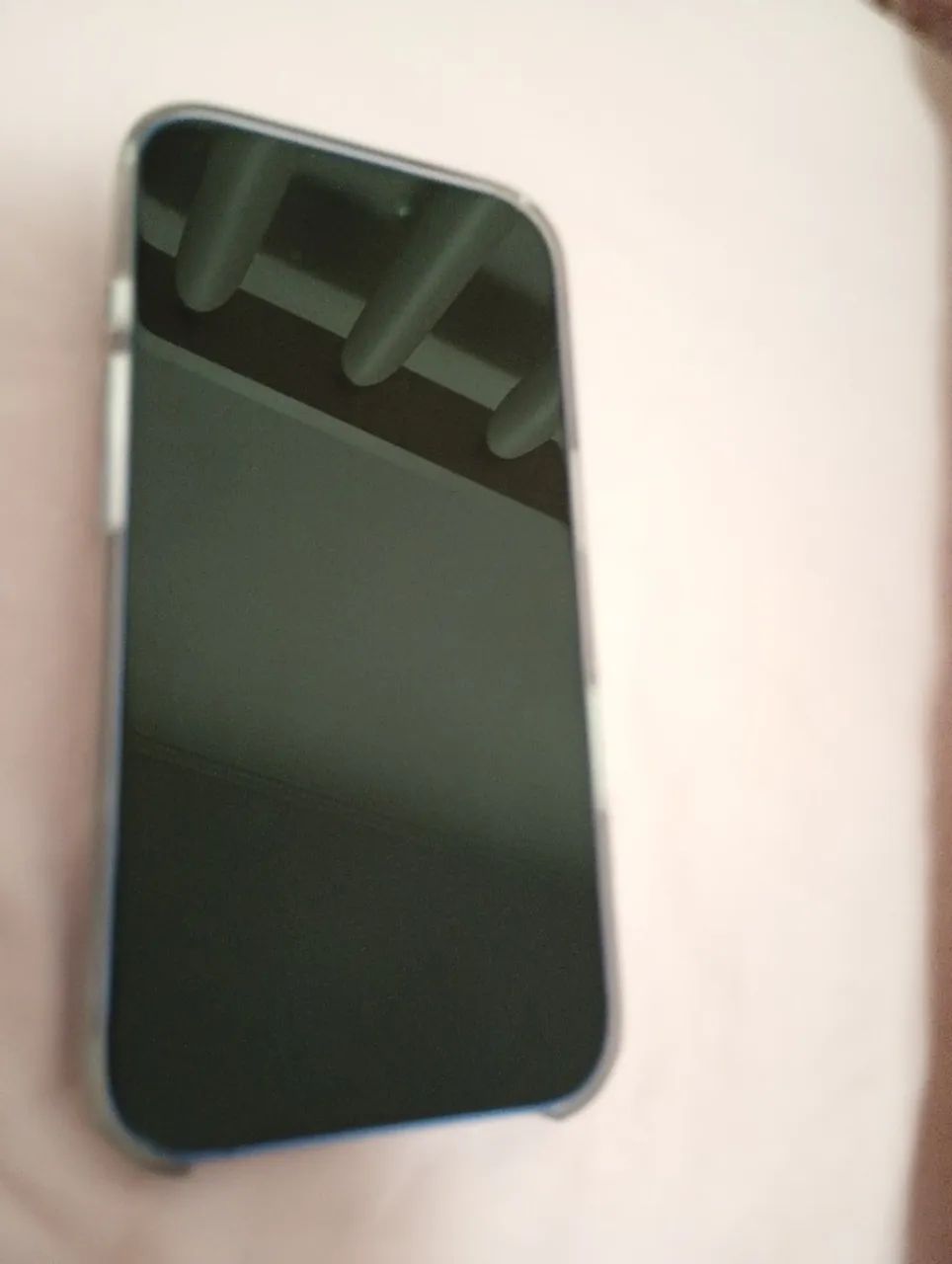 iPhone 16 128 GB azul usado com capas e carregador - Foto 3