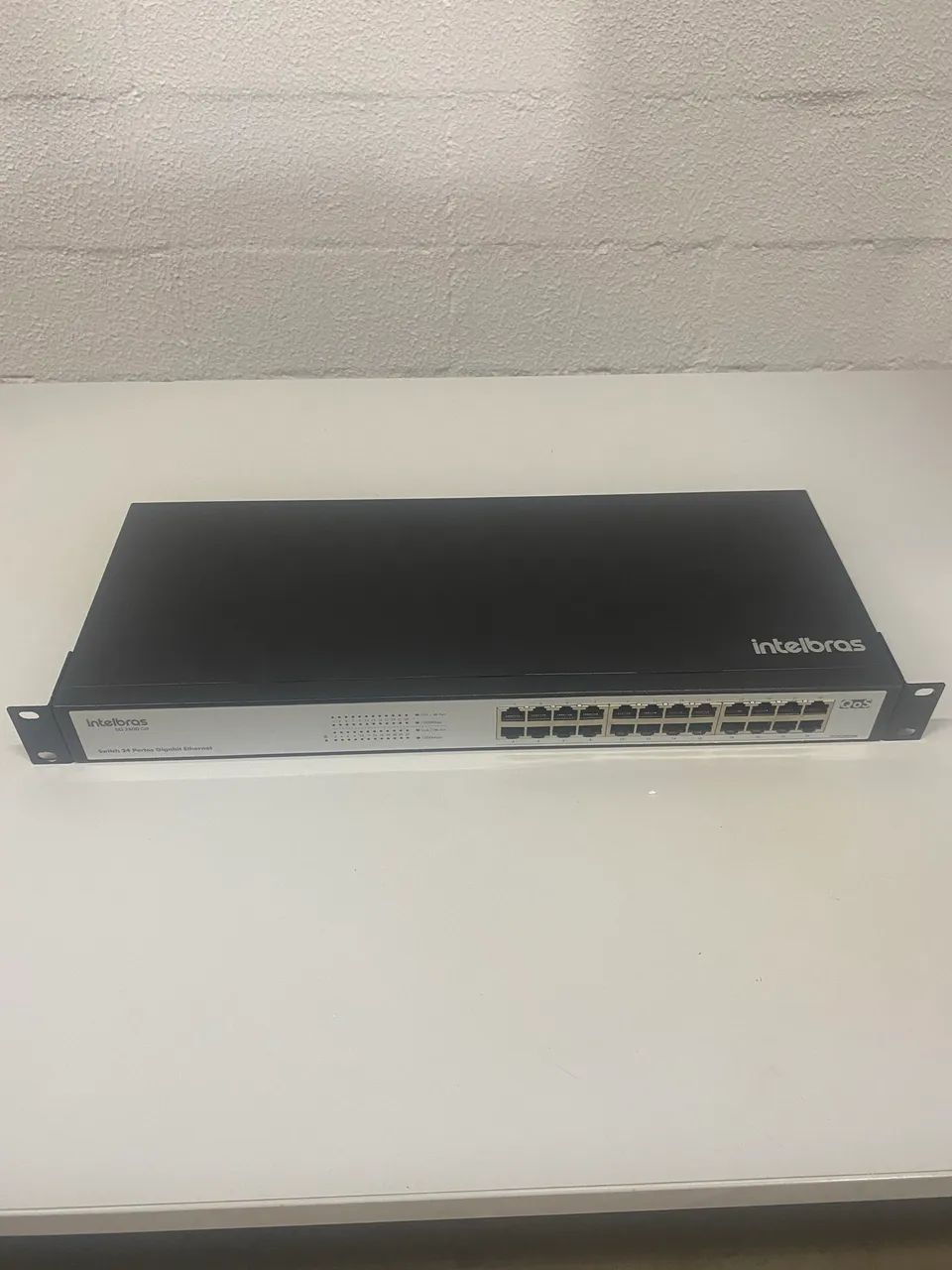 Switch Intelbras Rack 24 portas SH 2400