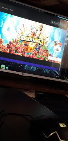 Vendo TV Smart Samsung de 32 com listras na tela