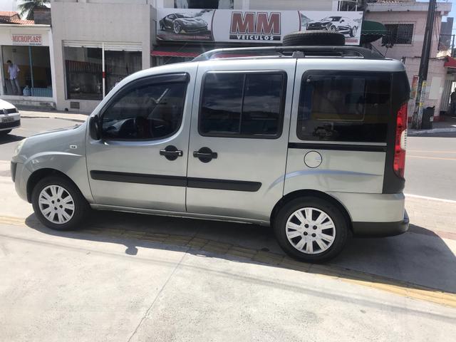 Fiat Doblò Essence 1.8 2012