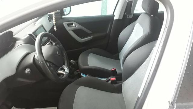 Peugeot 208 - Foto 4