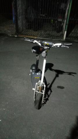 Patinete scooter da marca two dogs