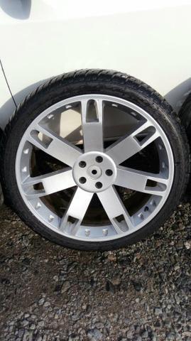 Rodas aro 22 com 4 pneus bons