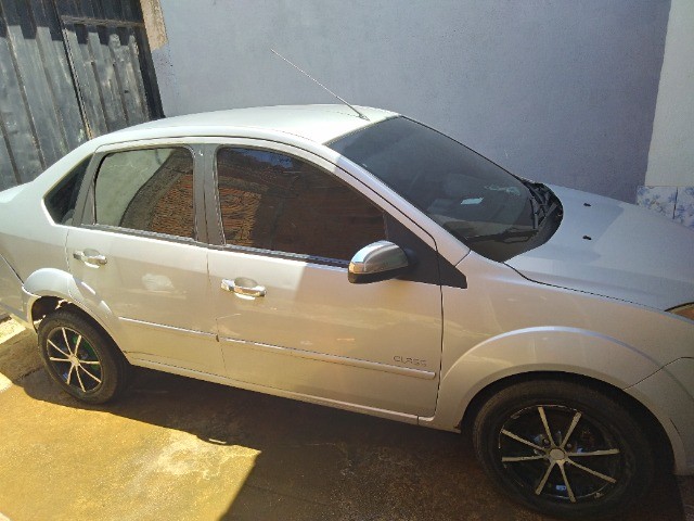 FIESTA SEDAN 1.6 2009
