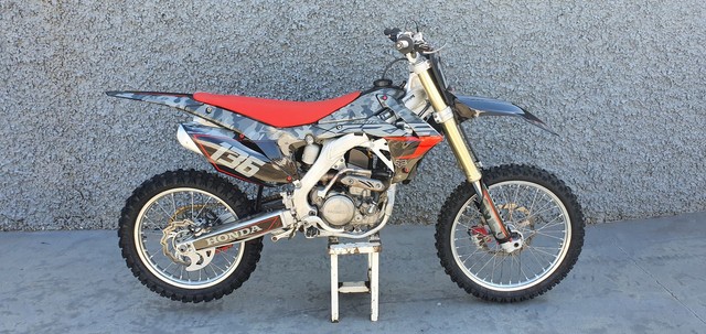 HONDA CRF 250R 2015 OFICIAL