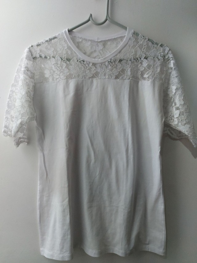 Blusinha com renda, tam P - Foto 3