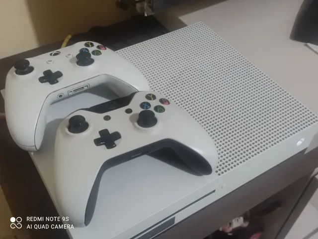 Xbox One S de 500gb (usado). - Nosso Estoque - Bazar dos Games - Loja de  Videogames