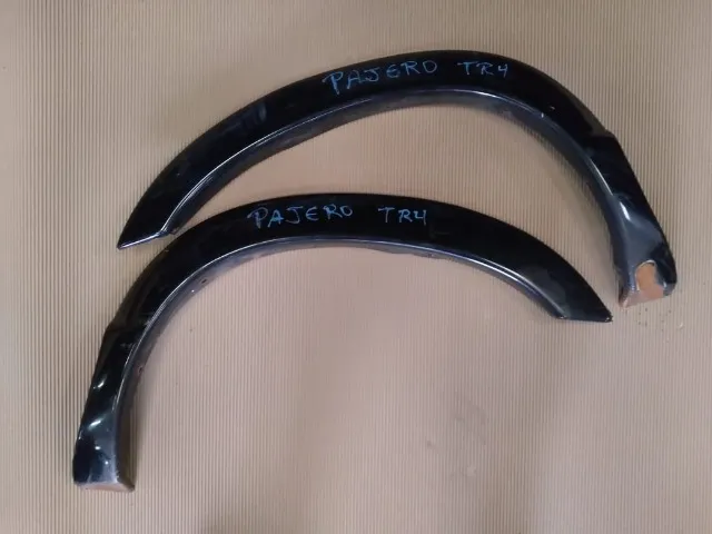 Par Aplique Paralama Pajero