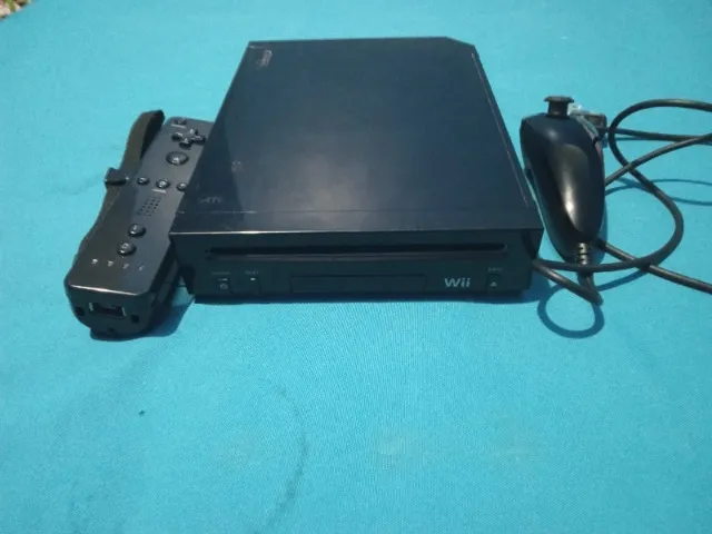 Console Nintendo Wii Desbloqueado Preto ou Branco Seminovo - Troco Jogo  Sudoeste