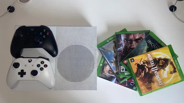 Console Xbox One Com 500gb E 1 Ano De Garantia + 2 Controles Sem Fio +