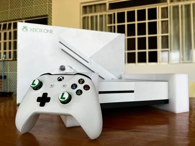 Xbox One S + Dois controles + Jogos - Videogames - Cremação, Belém  1258562135