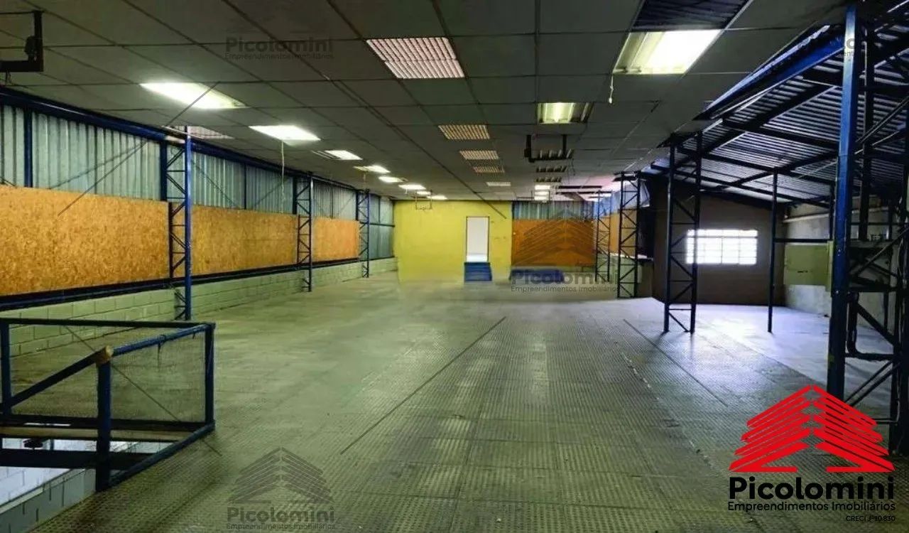 Galpão para locação no Tatuapé, 868 m², entrada lateral, mezanino, escritório com banheiro