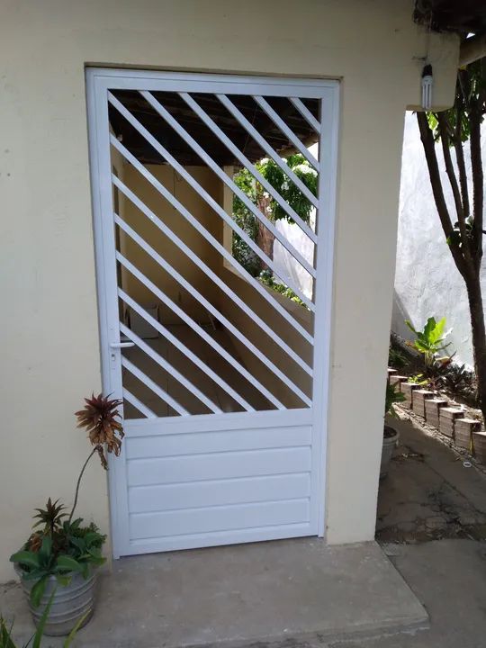 Portão de alumínio branco.  - Foto 4