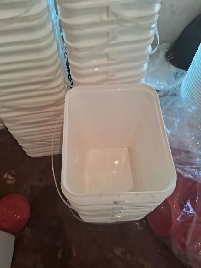 Baldes quadrados  de 18 kilos - Foto 5