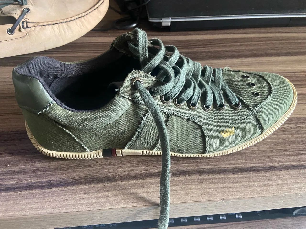 Vendo 3 sapatos, sendo 2 osklens e um Mocassim da marca Othello - Foto 2