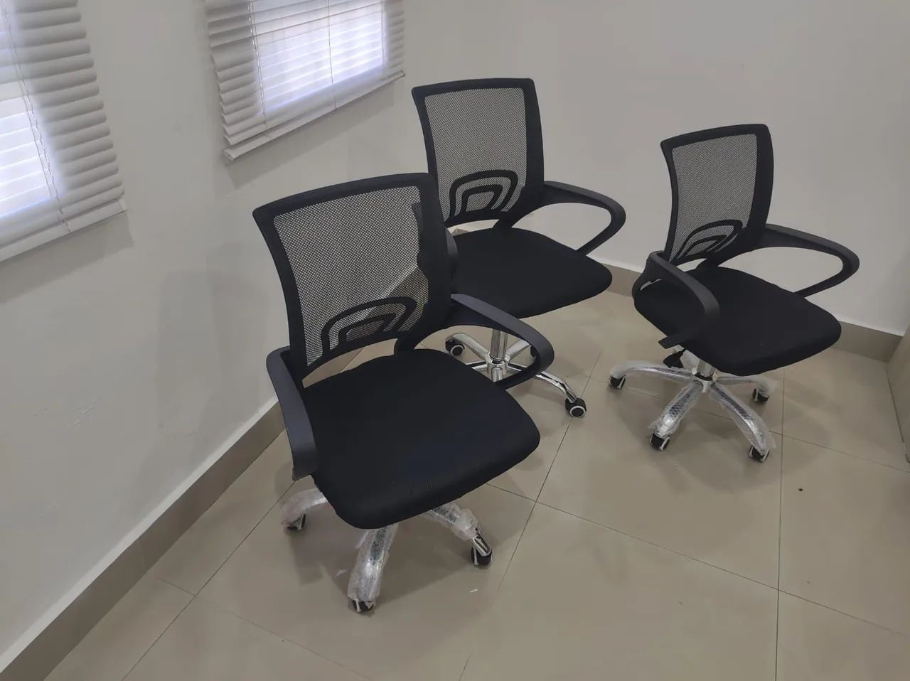 Cadeiras de escritório Novas R$250,00 cada (Acima de 10 unid. R$235,00 cada) 