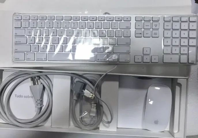 Apple Mac Pro Md770bz/A Com Intel Xeon Quad Core, 6Gb, HD 1Tb, ATI Radeon HD 5770 - Foto 3