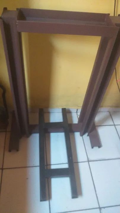 Vendo uma mesa pra prensa hidráulica 