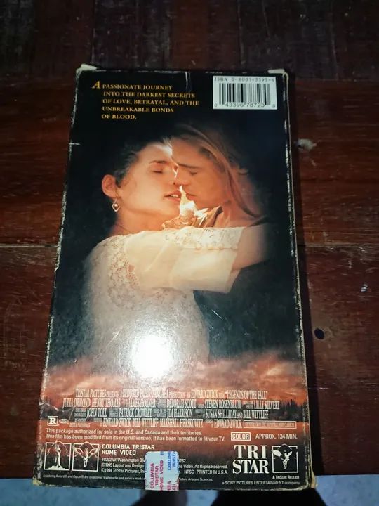 VHS - lendas da paixão - Brad Pitt - IMPORTADO - Foto 2