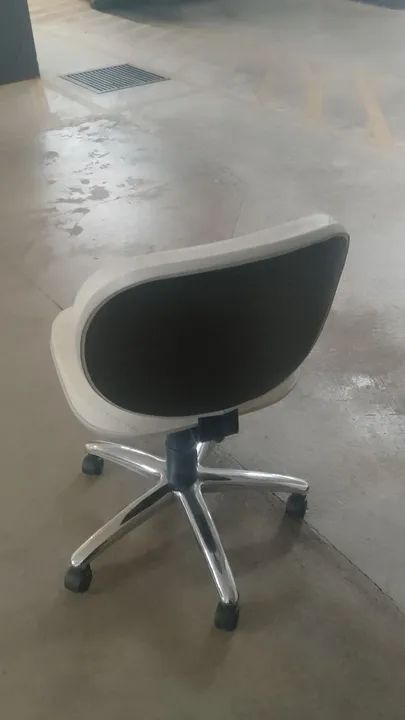 Vendo cadeira secretária  - Foto 4