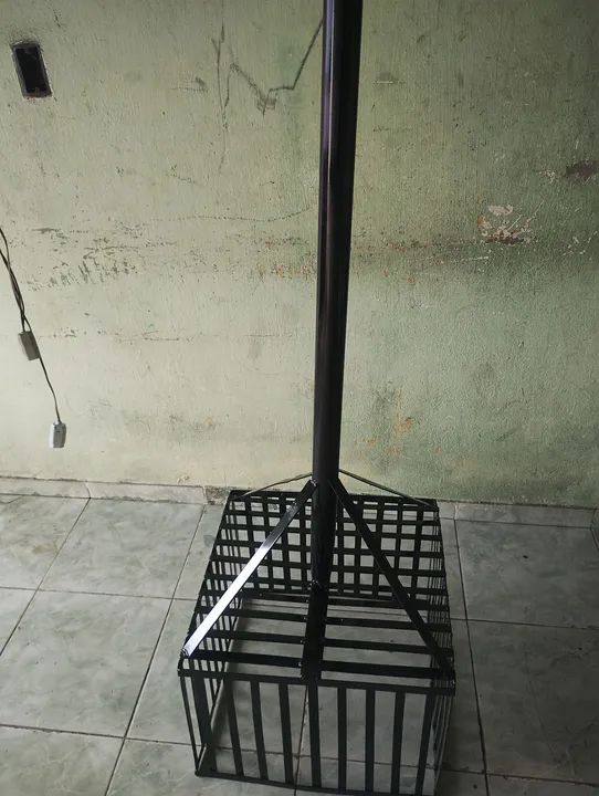 Lixeira quadrada 50 por 50 pra calçada com entrega e instalação grátis  - Foto 2