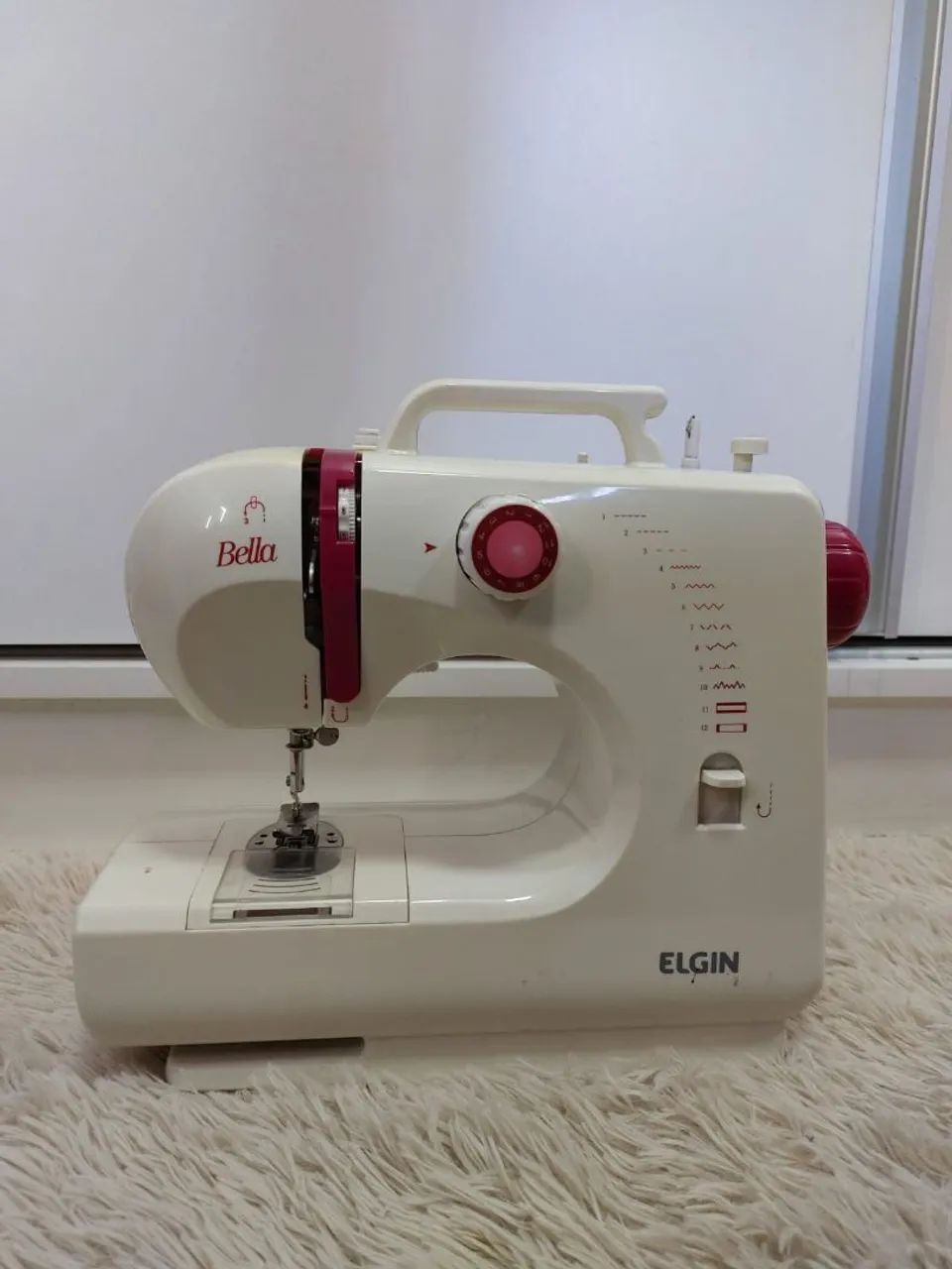 Máquina de costura Elgin Bella64299977877889120